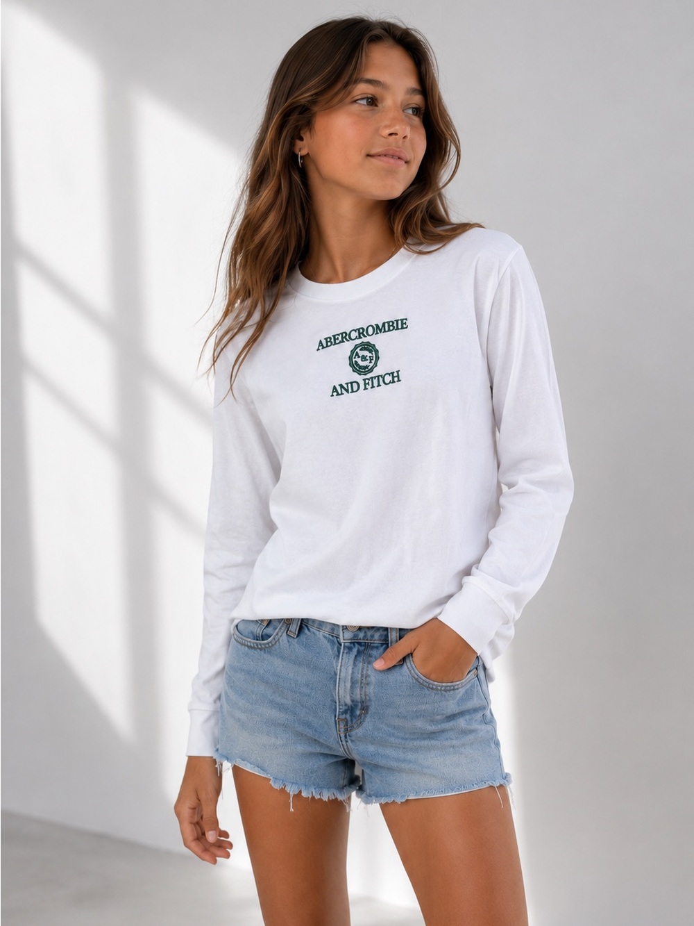 Abercrombie Kid White Long Sleeve Embroidered Logo Tee Shirt Size 11/12 25701485